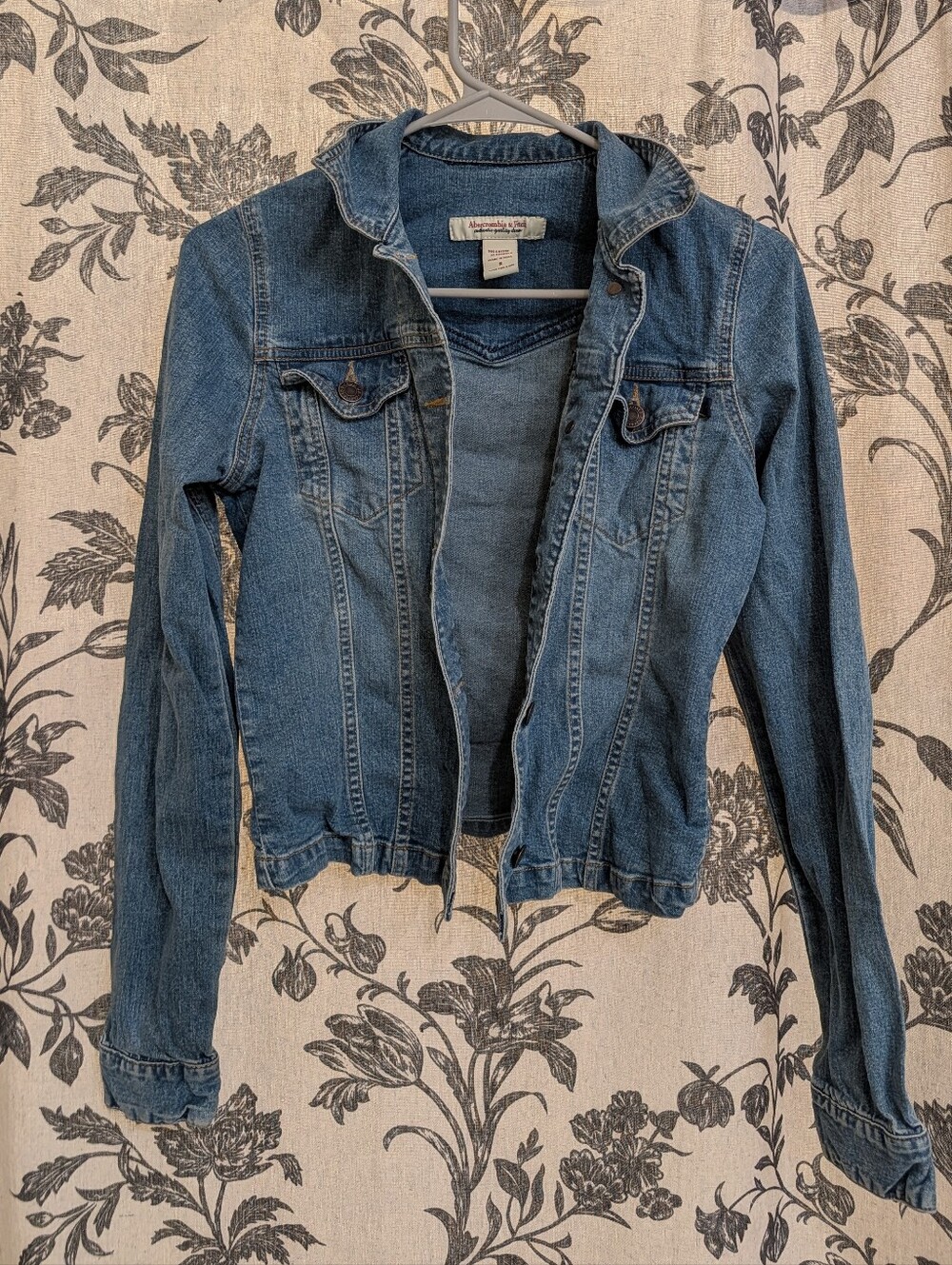 Vintage Y2K Abercrombie & Fitch Medium Wash Trucker Jean Jacket - Size Small